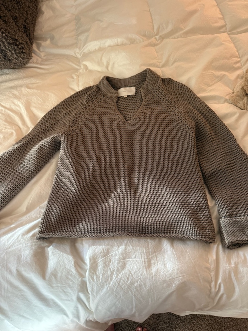 Brochu Walker Taupe Knit V-Neck Pullover - worn once!